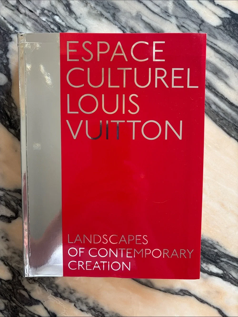 Espace  Culturel Louis Vuitton book